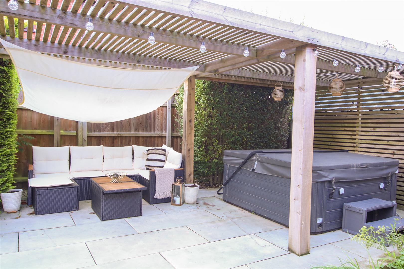 Surrey Close, Framlingham Gallery Image